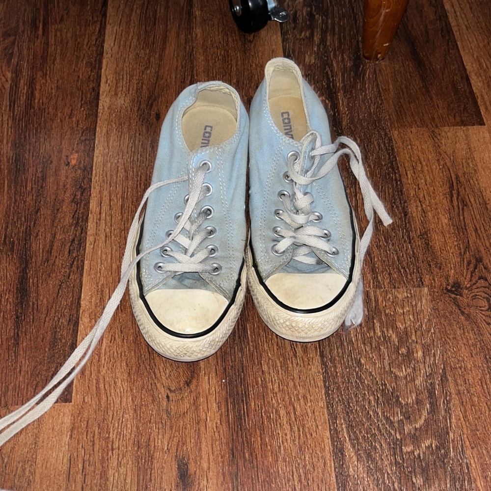 Light blue low converse